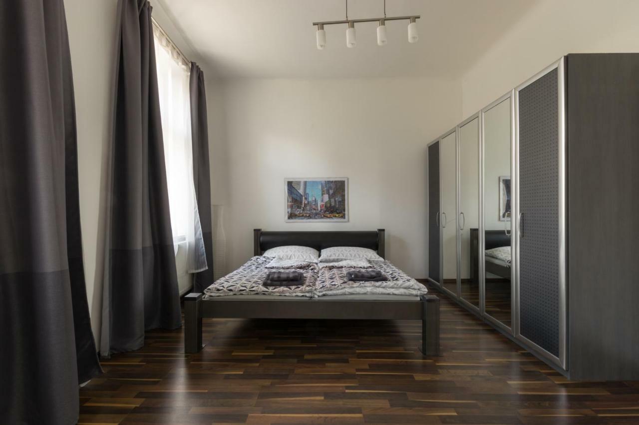 Spacious Apartment In Center With Terrace เวียนนา ภายนอก รูปภาพ