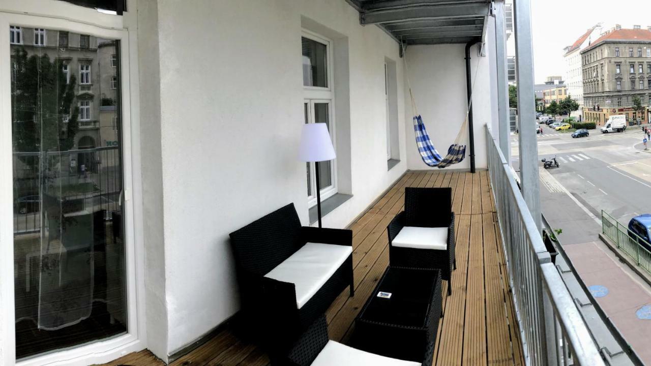 Spacious Apartment In Center With Terrace เวียนนา ภายนอก รูปภาพ